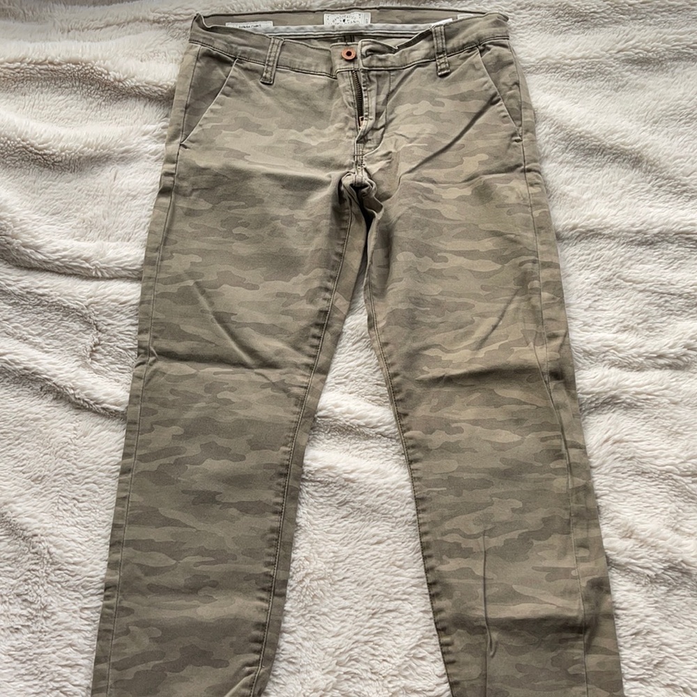 Lucky Brand, USA Size 4/27, Camo